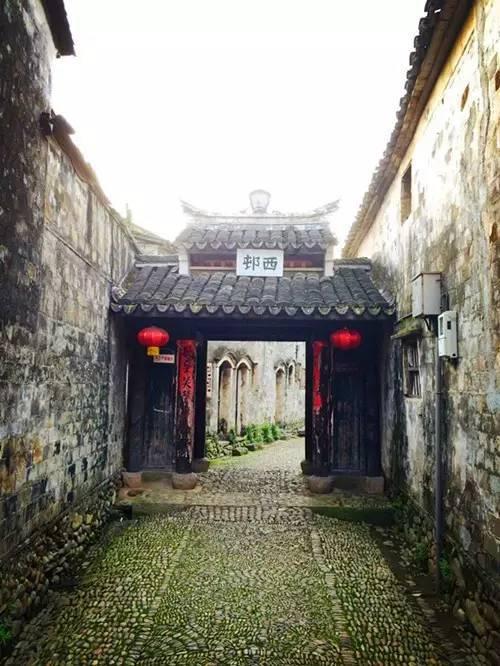 可爱吊带裙